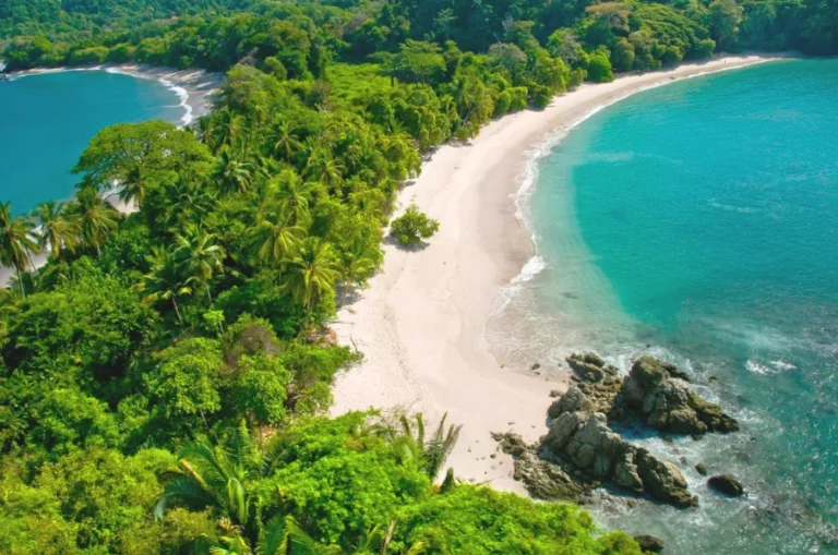 Manuel Antonio beach