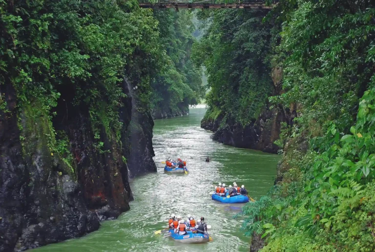 Pacuare Lodge river rafting big